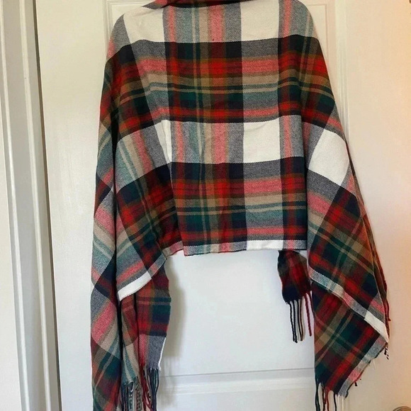 J Crew - Plaid Cape-scarf w/arm hole -  White Juniper Plaid - OS - Picture 3 of 4
